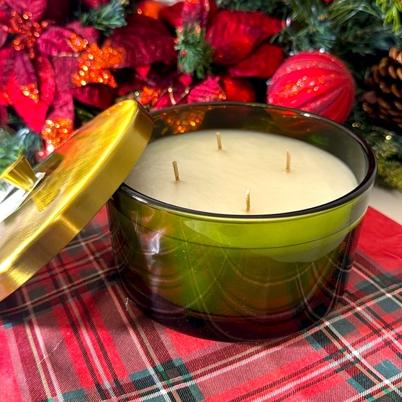 💥🔥Thymes Frasier Fir Heritage 4-Wick Candle - Scented Candle with - Picture 3 of 10